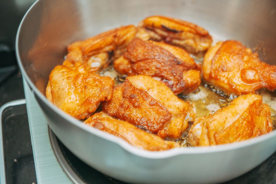 Air Fryer Chicken Thighs: Time & Temperature